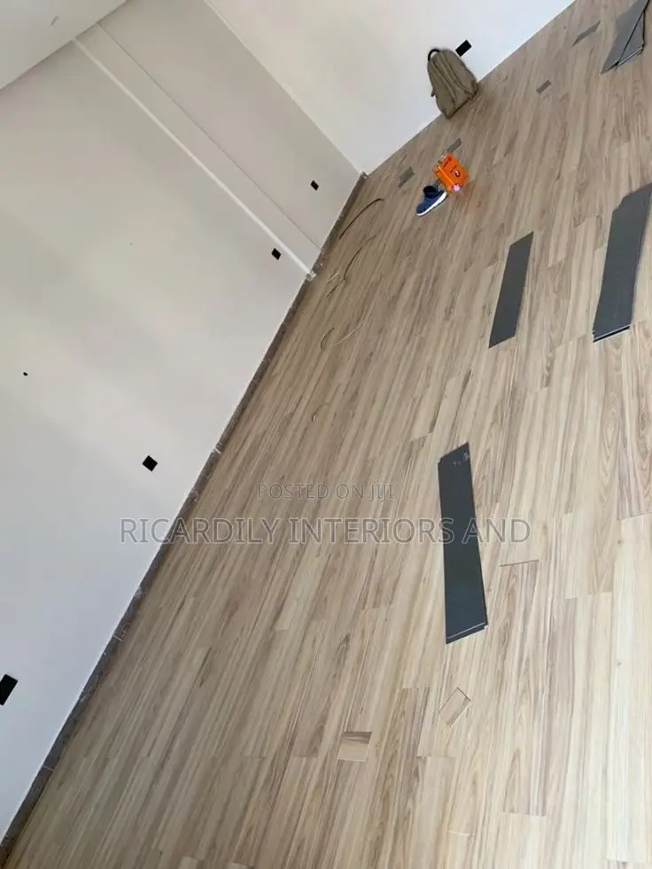Vinyl Flooring Professionally Installation