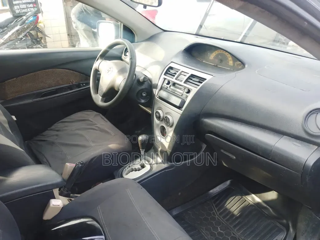 Toyota Yaris 1.3 2008 Black