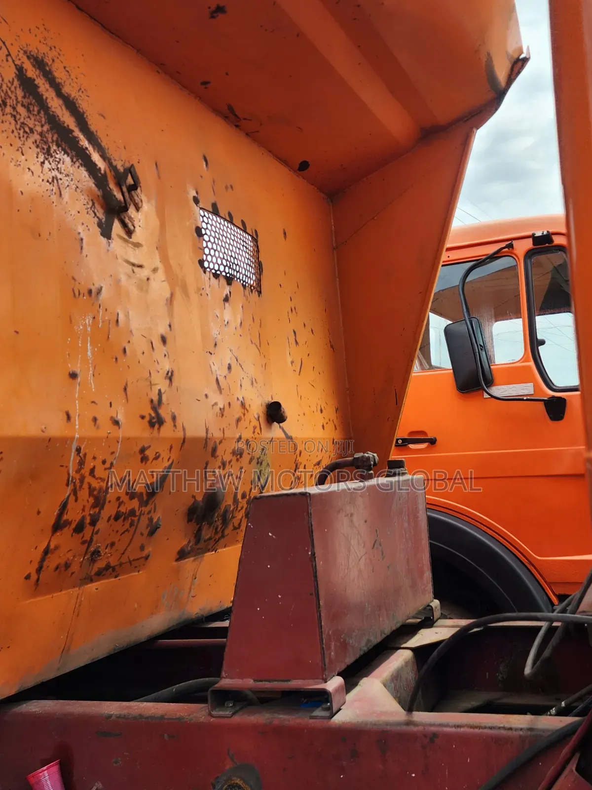 Foreign Used Mercedes Benz 2628 Tipper V8 2000 Orange