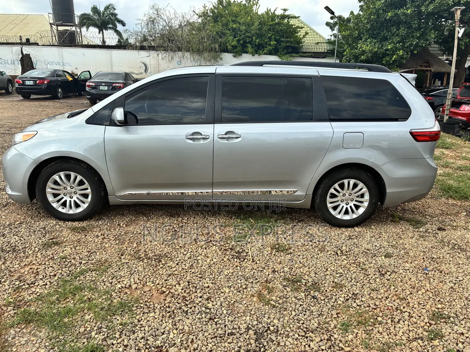 Toyota Sienna 2015 Silver