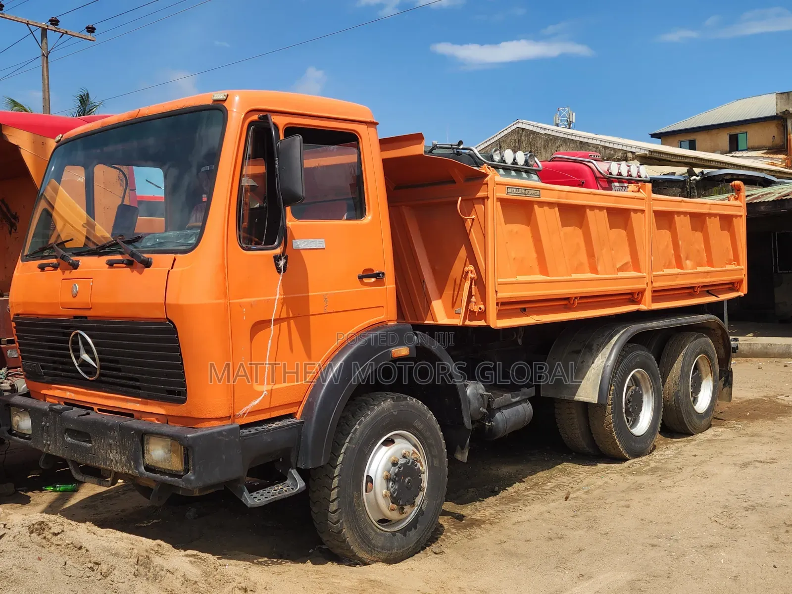 Clean Foreign Used Mercedes Benz Tipper Auxiliary 10 Tyres