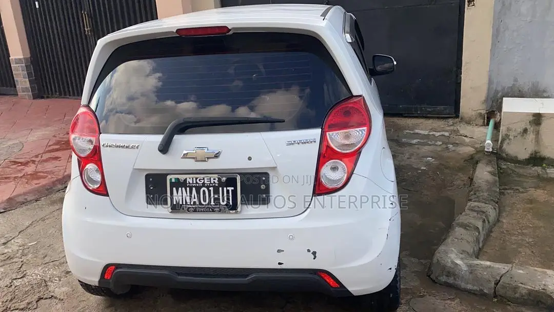 Chevrolet Spark 1LT 4dr Hatchback (1.2L 4cyl 5M) 2015 White