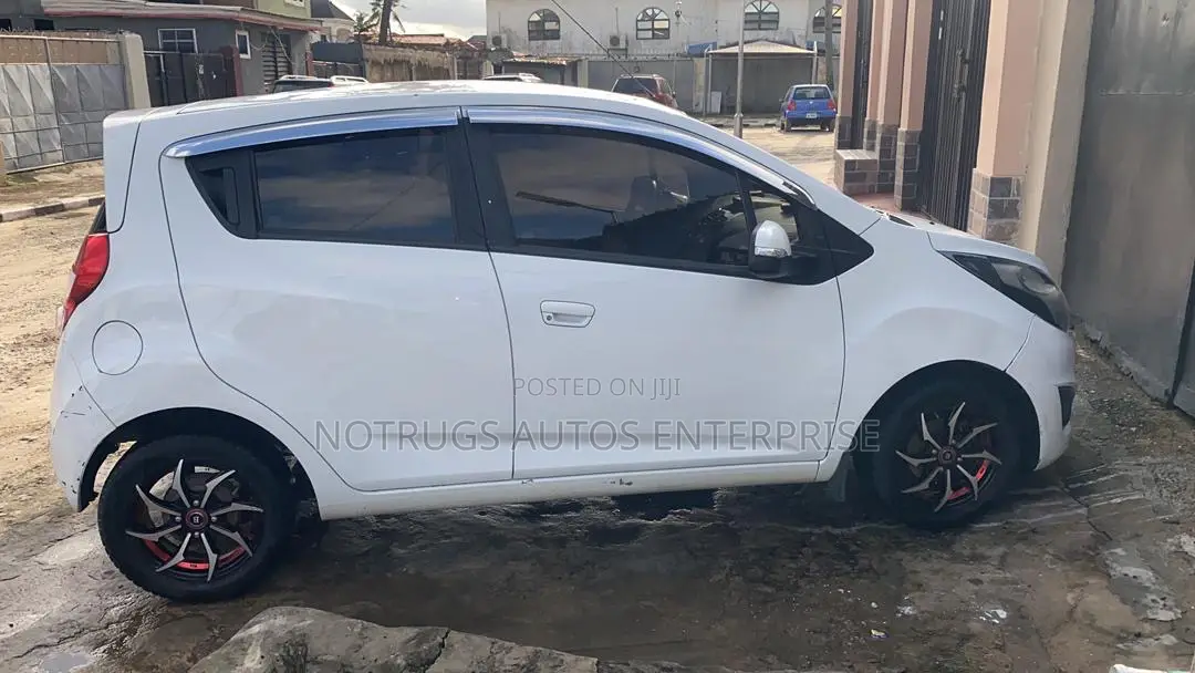 Chevrolet Spark 1LT 4dr Hatchback (1.2L 4cyl 5M) 2015 White