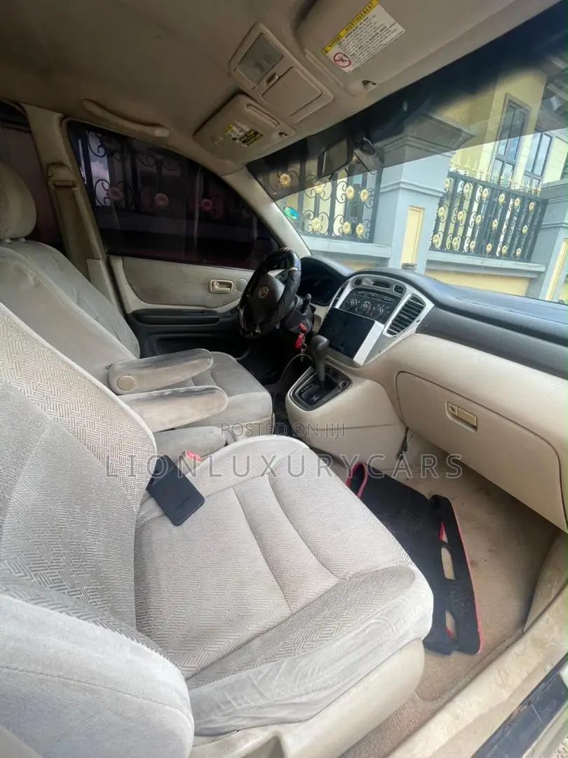 Toyota Highlander 2004 Gold