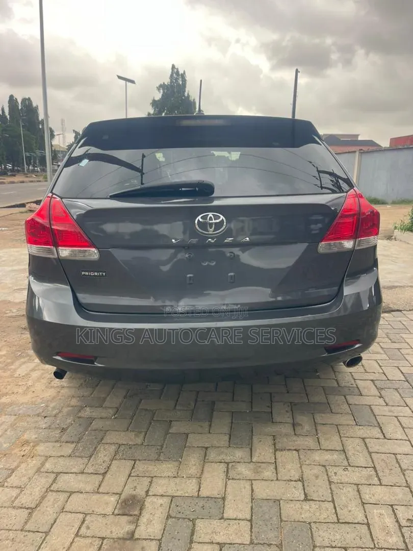 Toyota Venza 2011 Gray