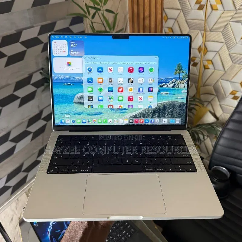 Laptop Apple MacBook Pro 2023 M3 Pro 18GB Apple M3 Pro SSD 1T