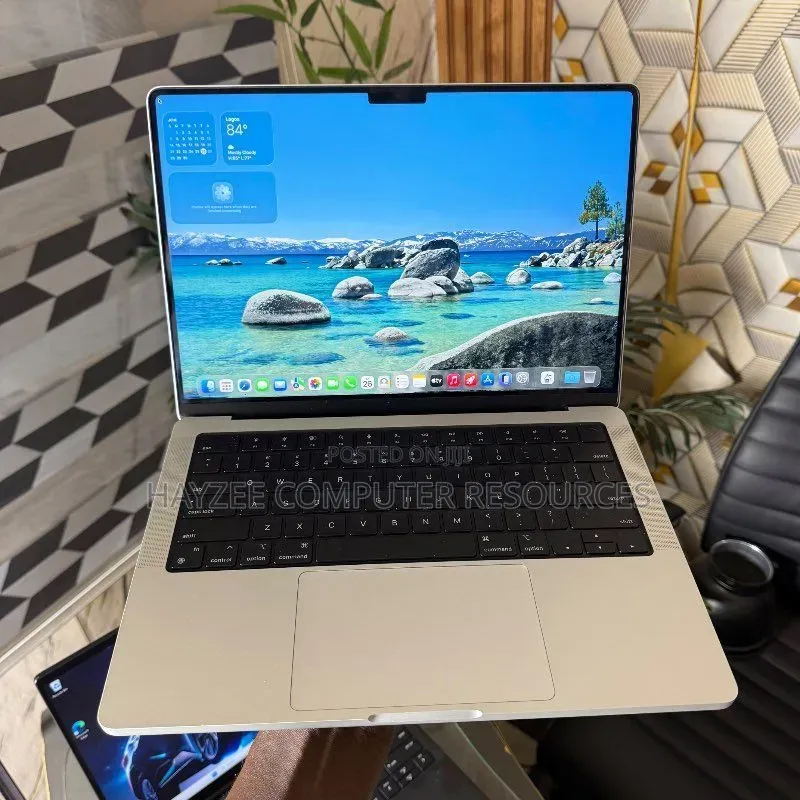 Laptop Apple MacBook Pro 2023 M3 Pro 18GB Apple M3 Pro SSD 1T