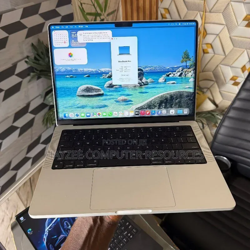 Laptop Apple MacBook Pro 2023 M3 Pro 18GB Apple M3 Pro SSD 1T
