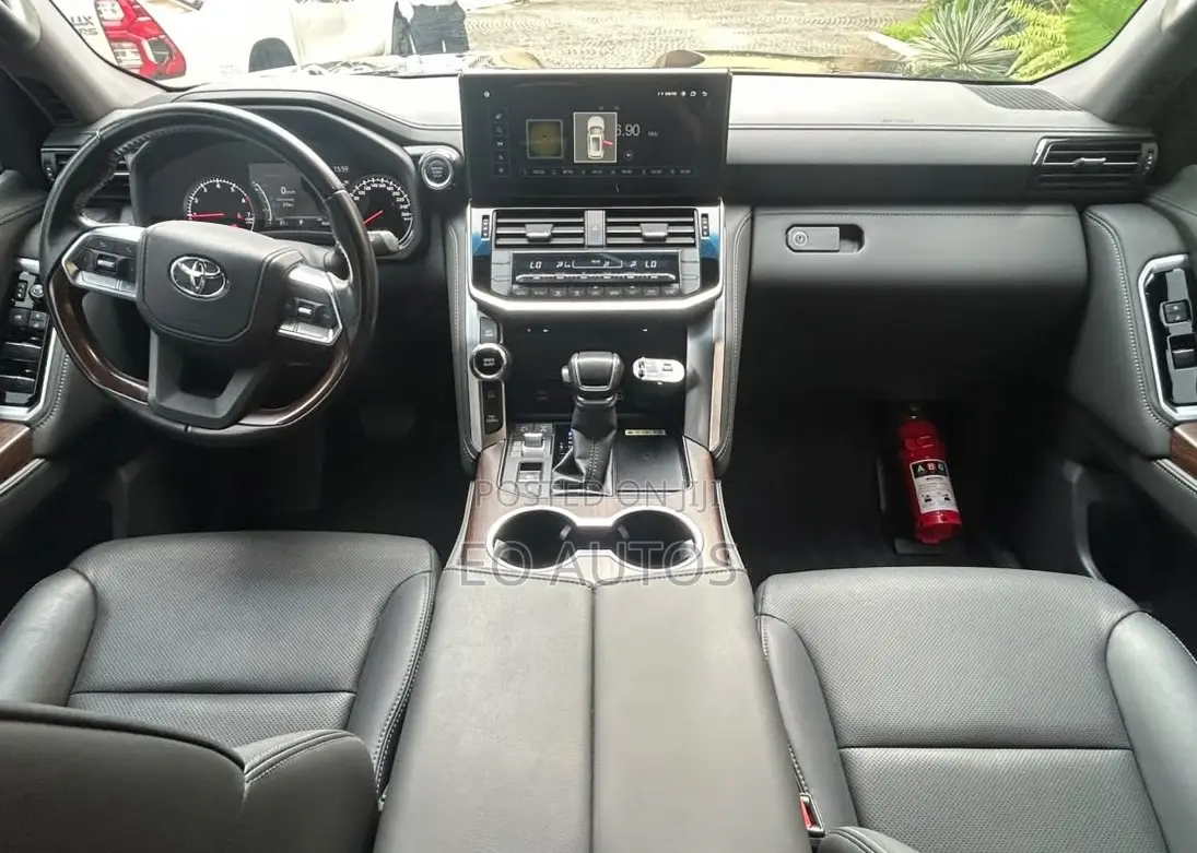 Toyota Land Cruiser 2024 Black