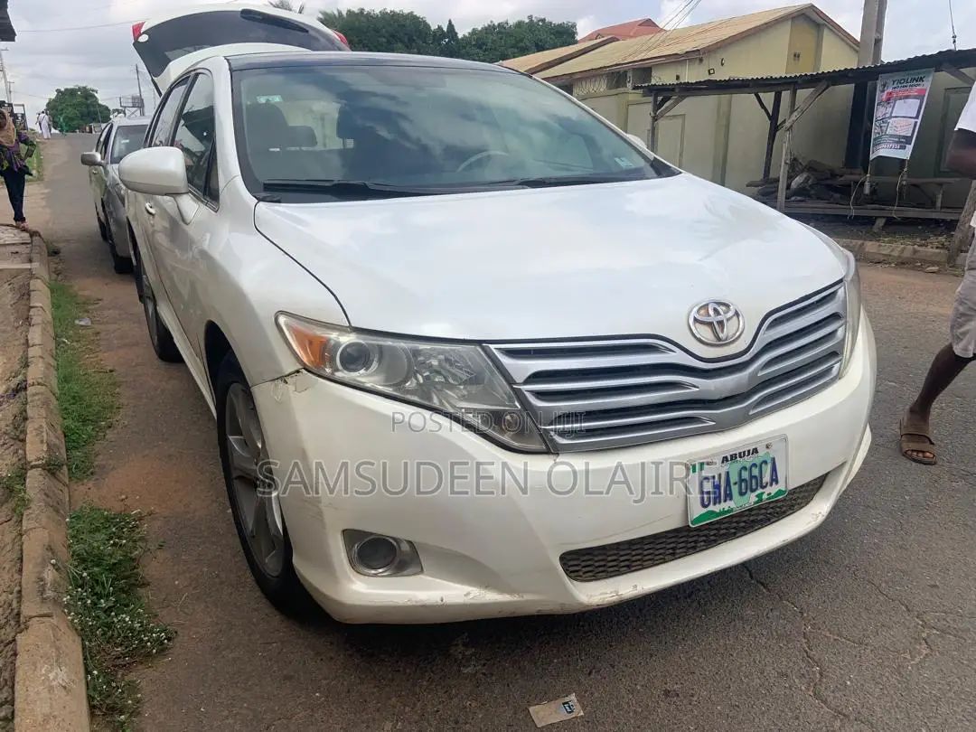 Toyota Venza XLE 2012 White
