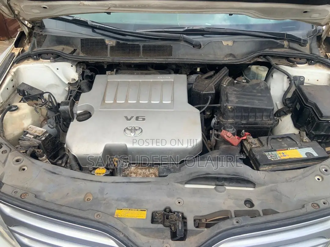 Toyota Venza XLE 2012 White