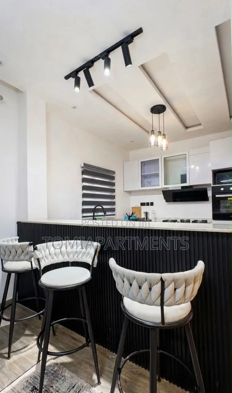 Stunning 1 Bedroom Shortlet With Swimming Pool, Ps5 in Lekki Phase 1