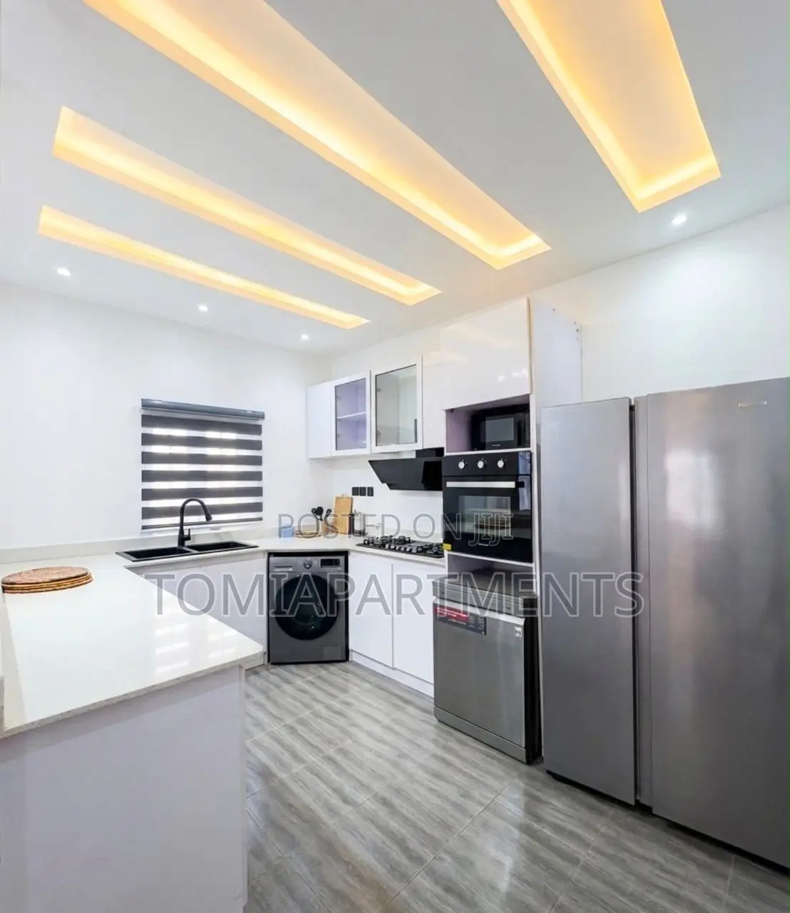 Stunning 1 Bedroom Shortlet With Swimming Pool, Ps5 in Lekki Phase 1