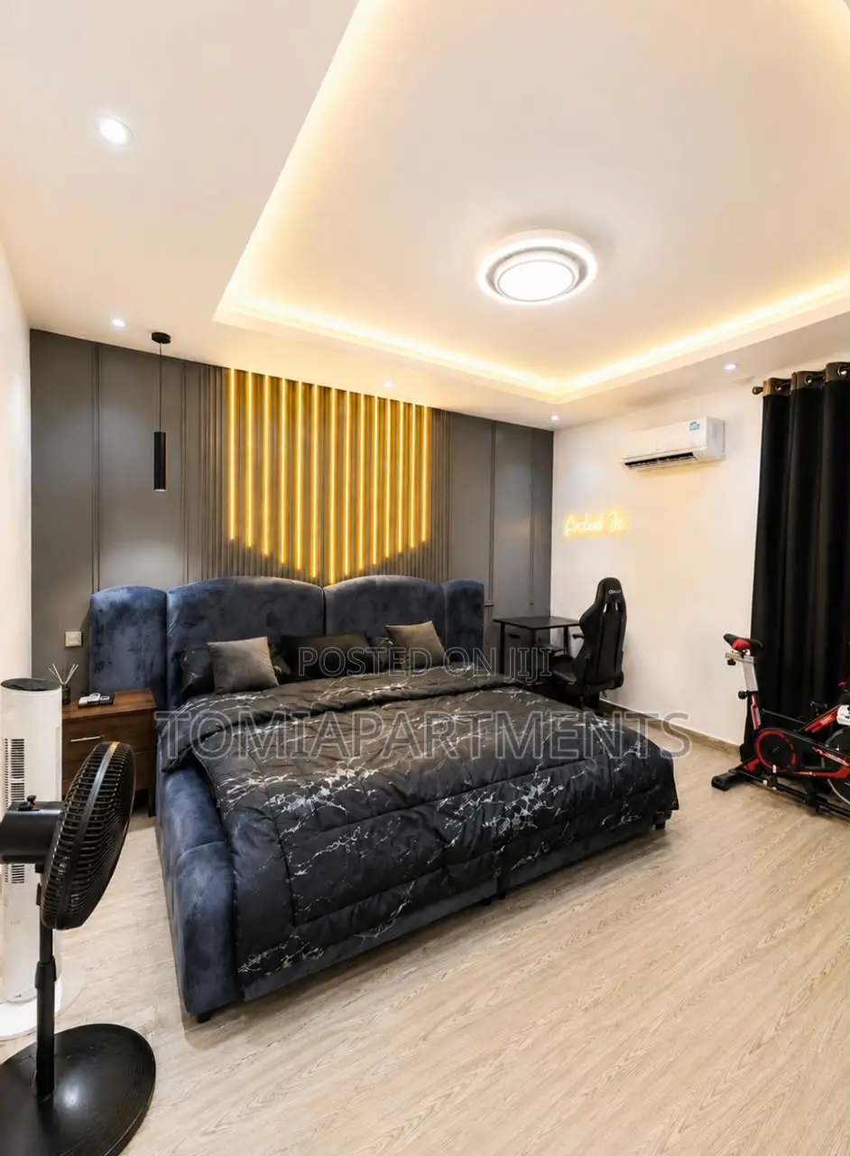 Stunning 1 Bedroom Shortlet With Swimming Pool, Ps5 in Lekki Phase 1