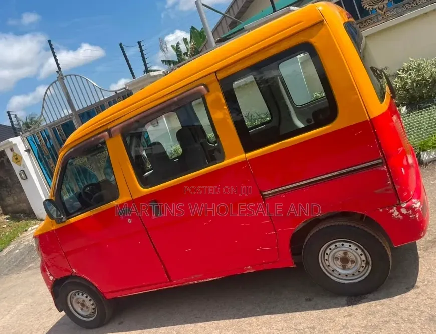Hijet Minibus