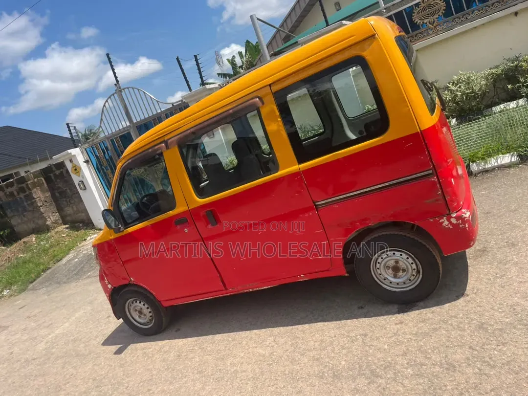 Hijet Minibus