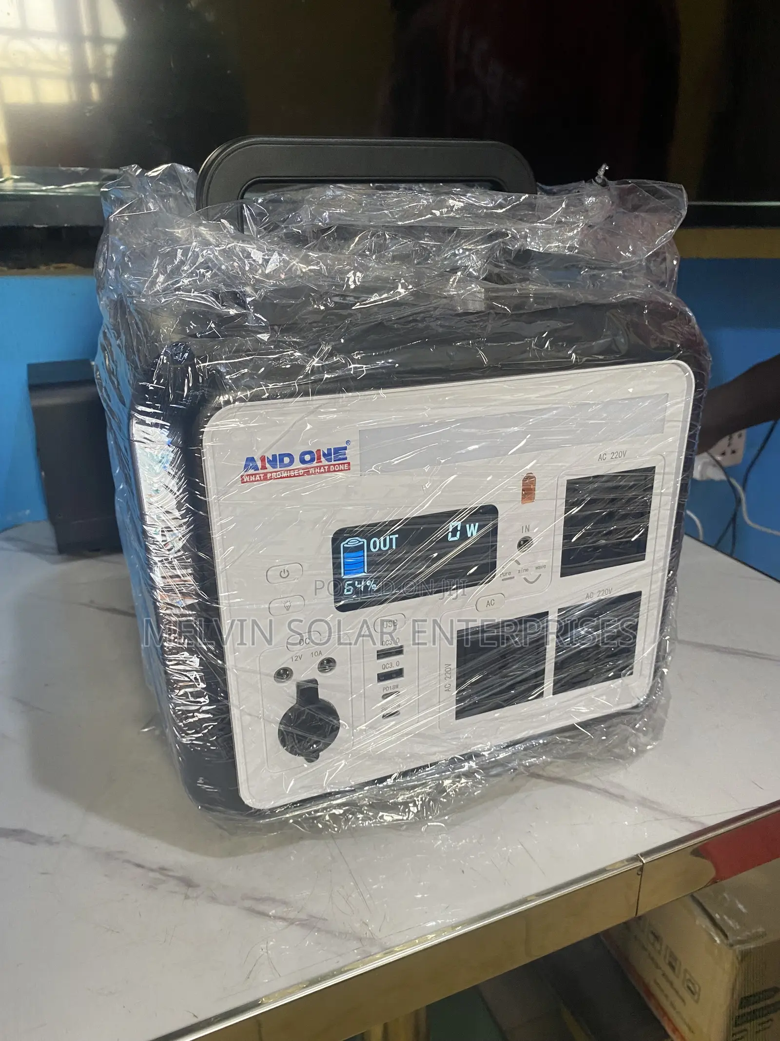1.2kwh 1200watts Output and-One Solar All in One Solar Generator