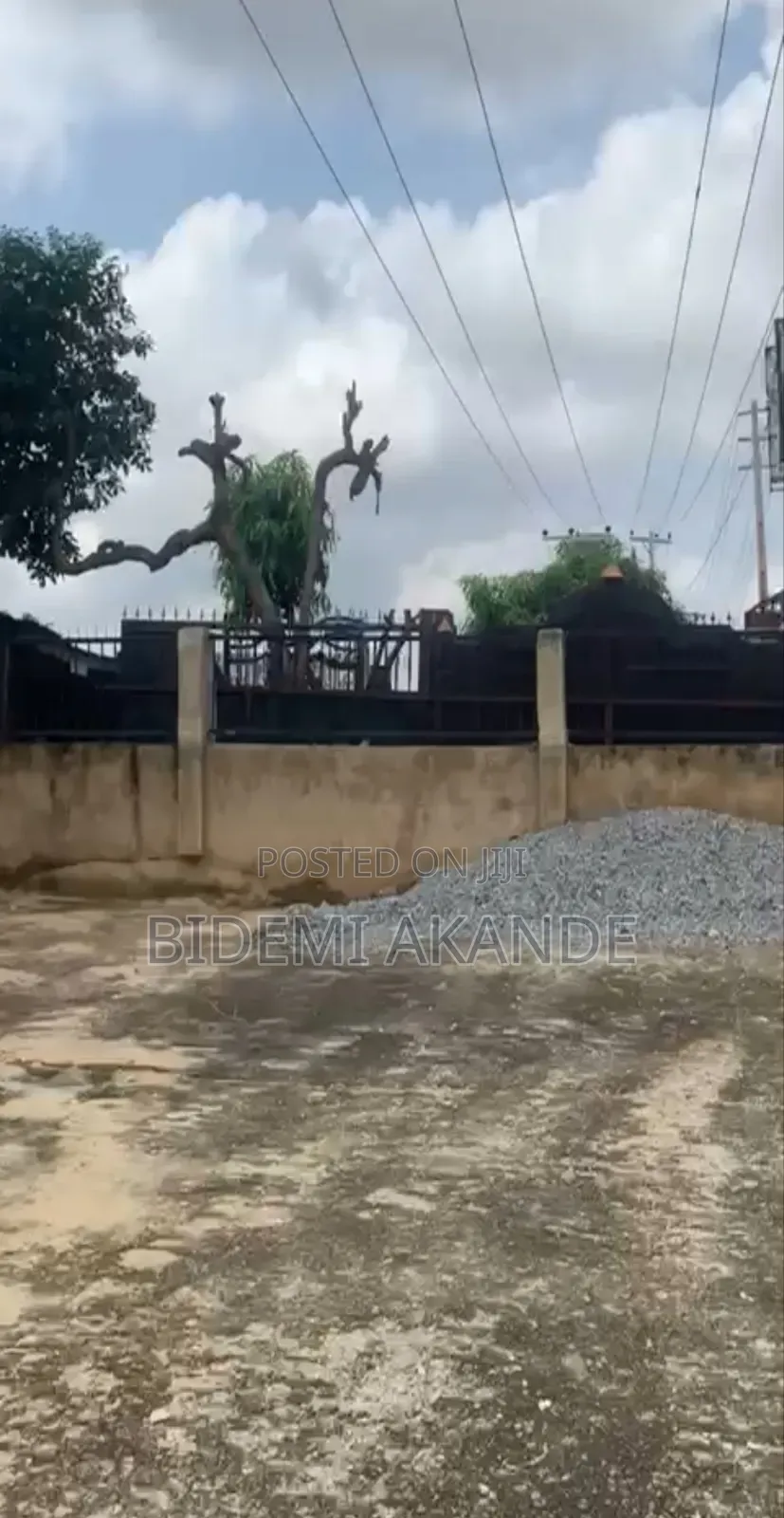 Commercial Warehouse Facing Lagos–Ibadan Expressway, Mowe – ₦300m
