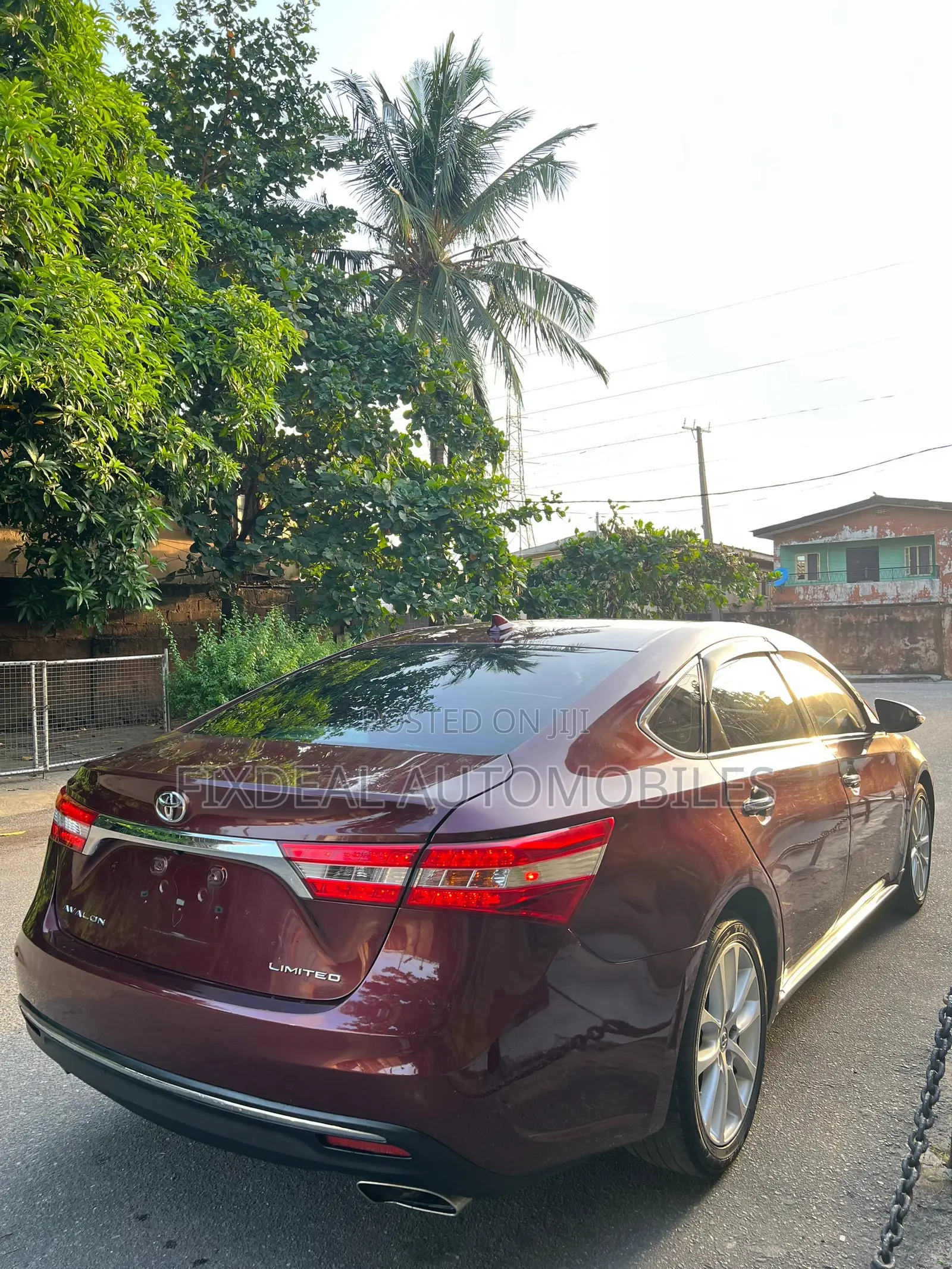 Toyota Avalon Limited 4dr Sedan (3.5L 6cyl 6A) 2015 Burgundy