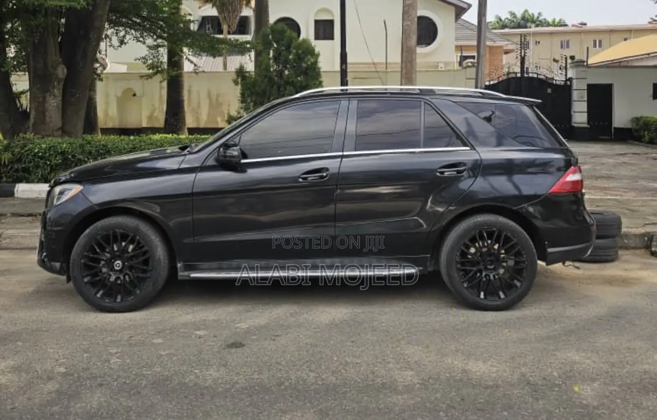 Mercedes-Benz M Class ML350 4dr SUV (3.5L 6cyl 7A) 2014 Black