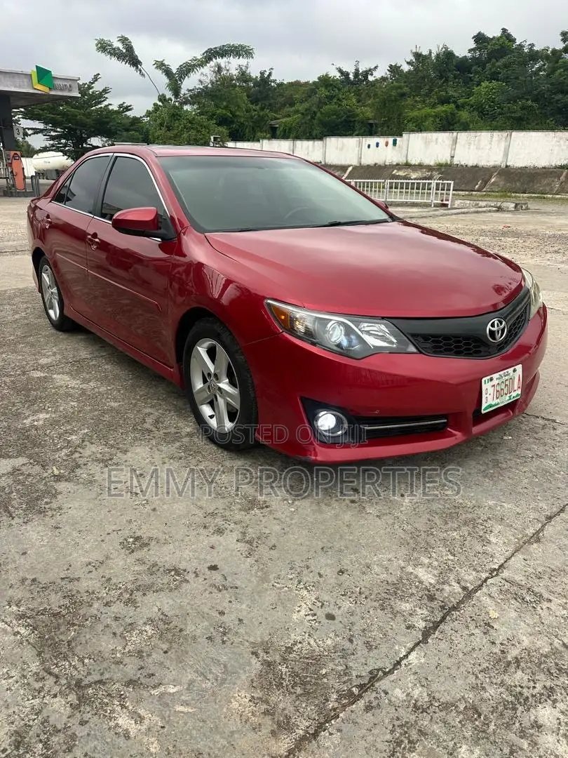 Toyota Camry SE 4dr Sedan (2.5L 4cyl 6A) 2014 Red