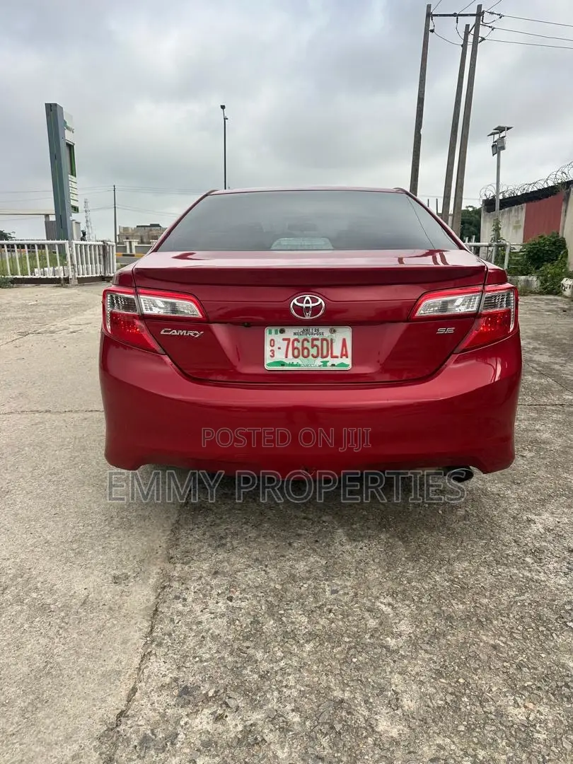 Toyota Camry SE 4dr Sedan (2.5L 4cyl 6A) 2014 Red