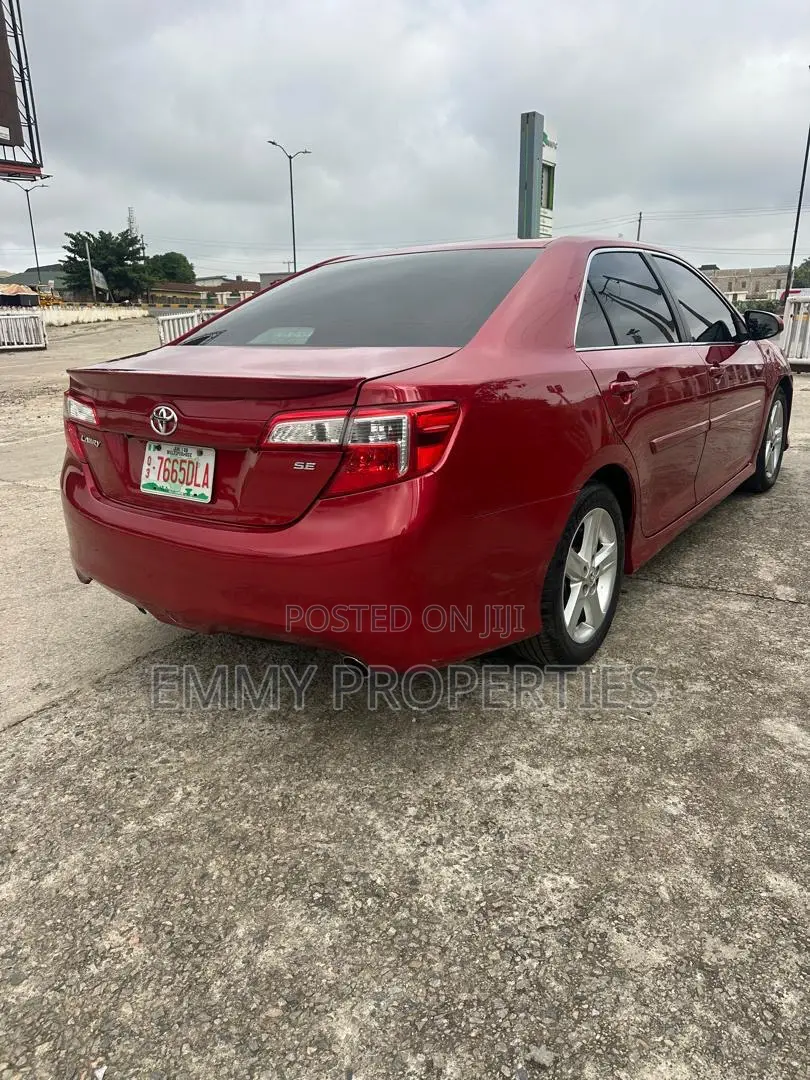 Toyota Camry SE 4dr Sedan (2.5L 4cyl 6A) 2014 Red