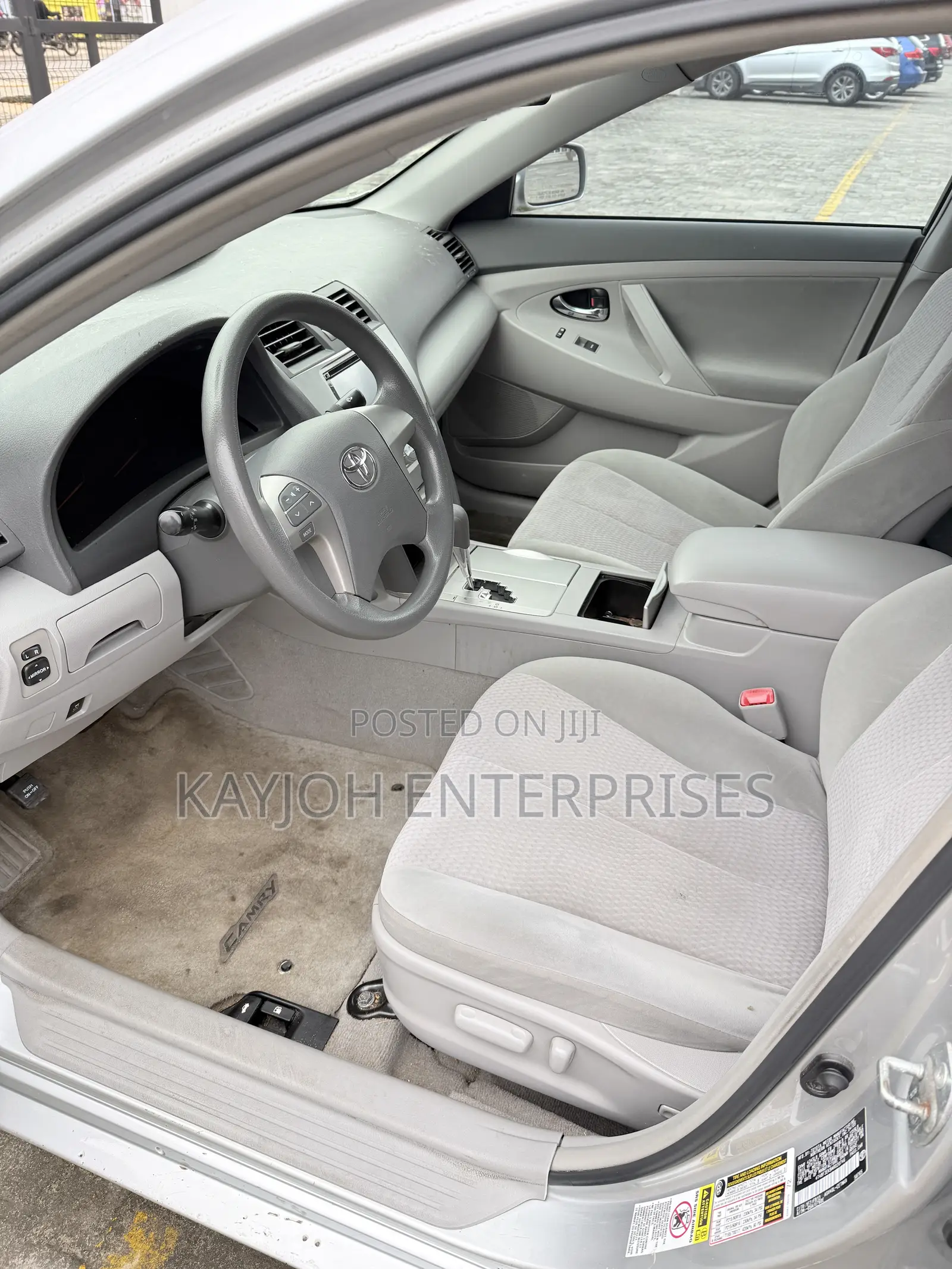 Toyota Camry LE 4dr Sedan (2.5L 4cyl 6AM) 2010 Silver