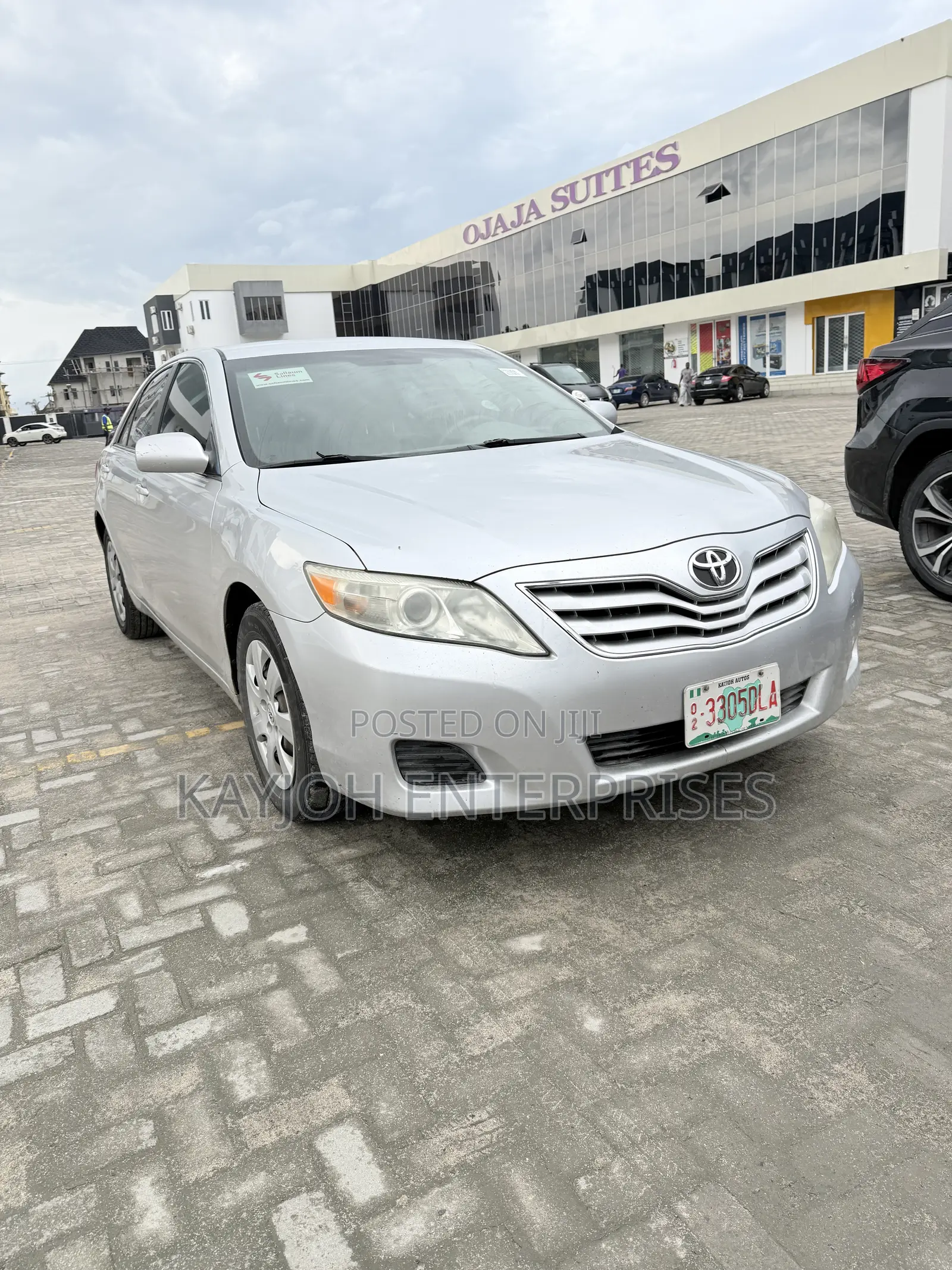 Toyota Camry LE 4dr Sedan (2.5L 4cyl 6AM) 2010 Silver