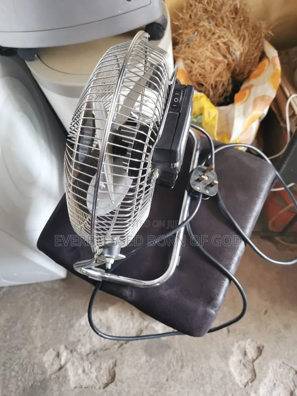 Adjustable Airflow Direction Desk/Table Fan, Uk-Used