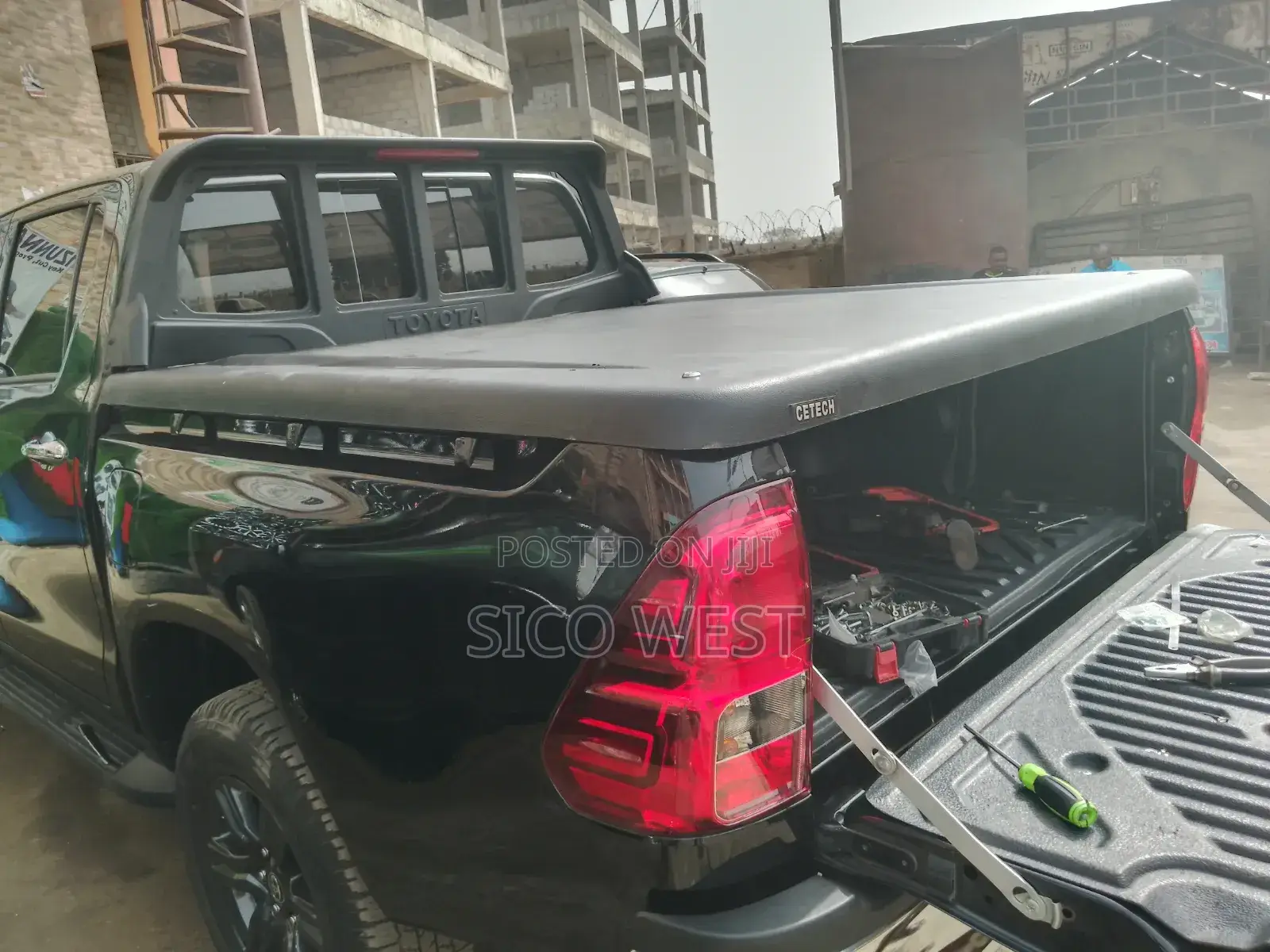 Shork Booth Cover for Toyota Hilux+055