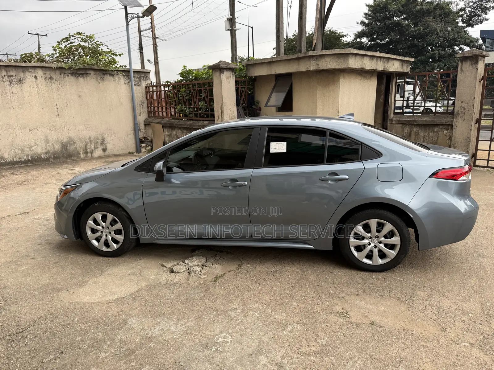 Toyota Corolla LE 2021 Blue