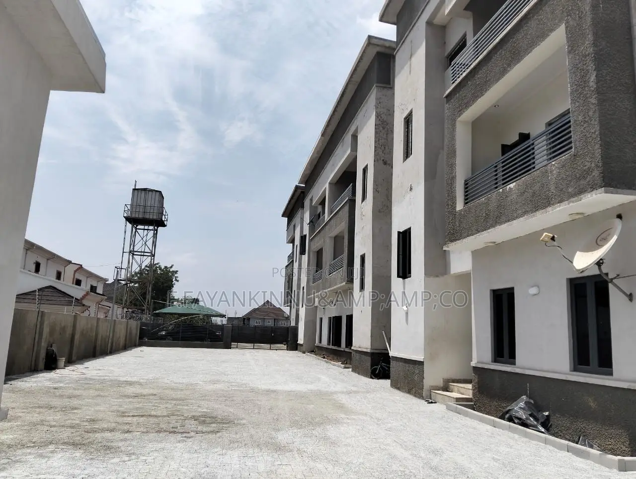 4bdrm Townhouse / Terrace in Mbora for rent