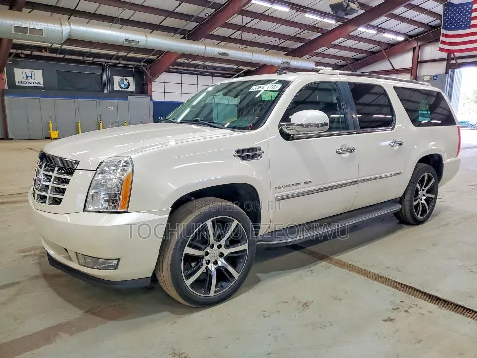Cadillac Escalade 2013 White