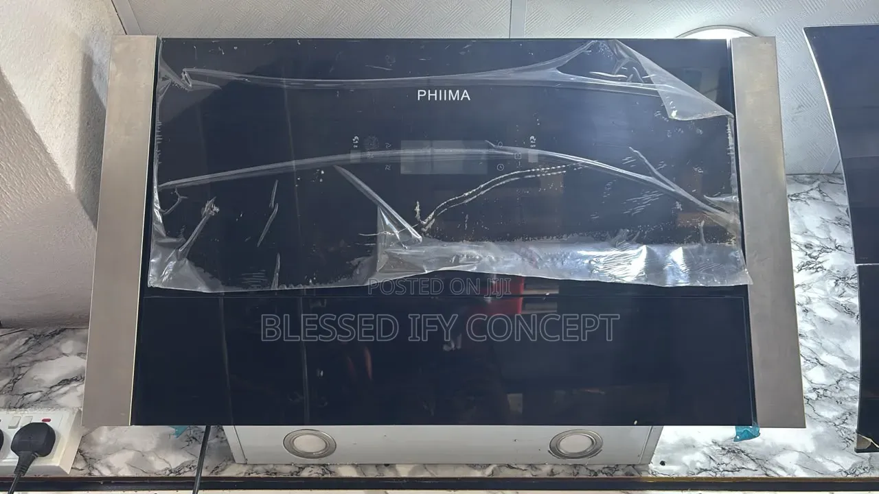 90cm Automatic Plasma Kitchen Extractor Extracting Heat Out of Kitchen