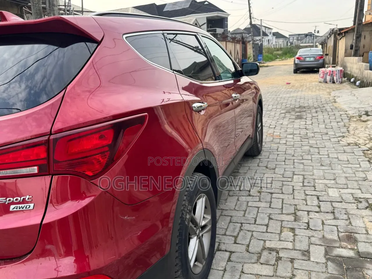Hyundai Santa Fe SE AWD 2018 Red