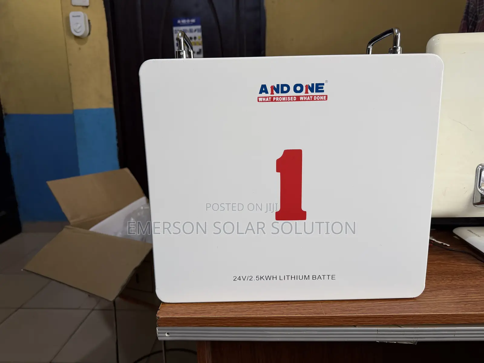 2.5kwh 100ah 24v Lithium Battery and One