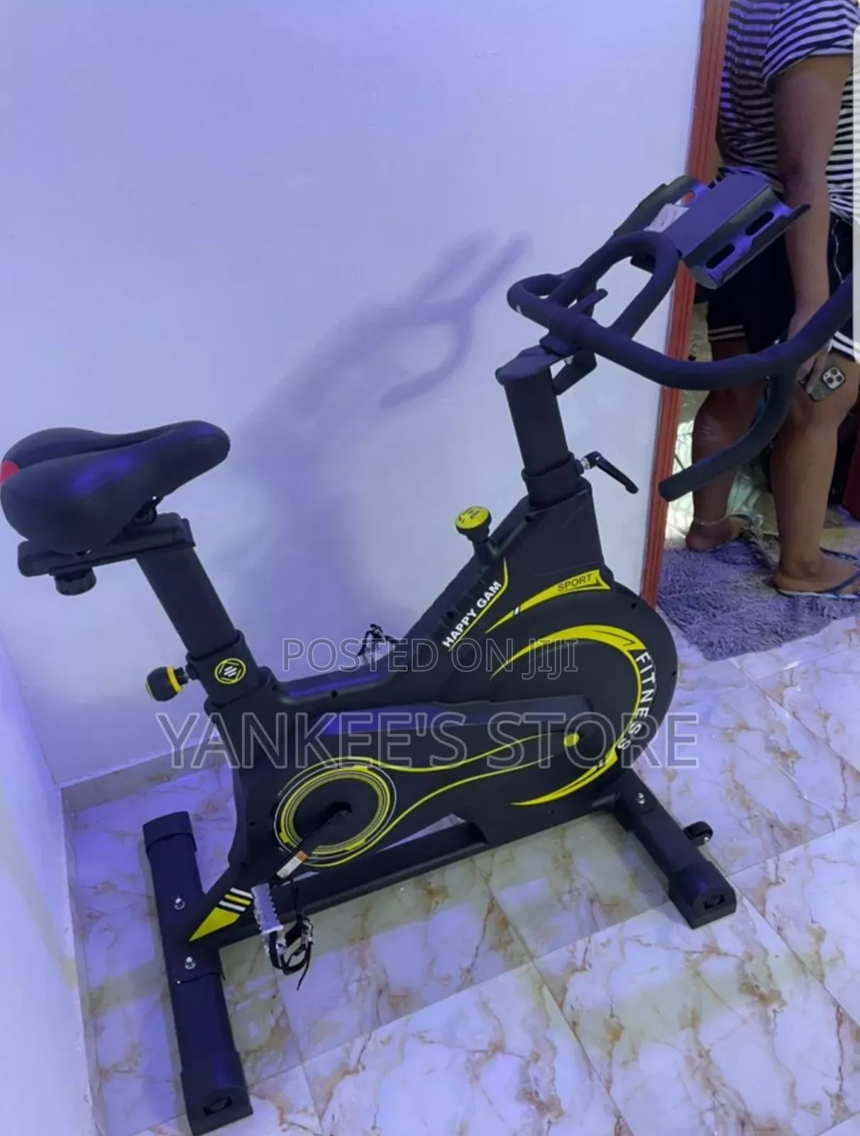 Brand New Commercial Spinning Bike/Happy Gam