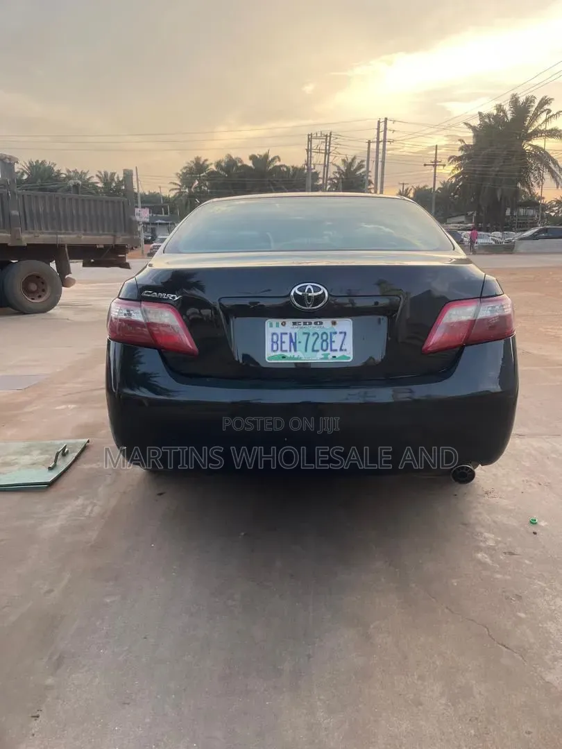 Toyota Camry V4