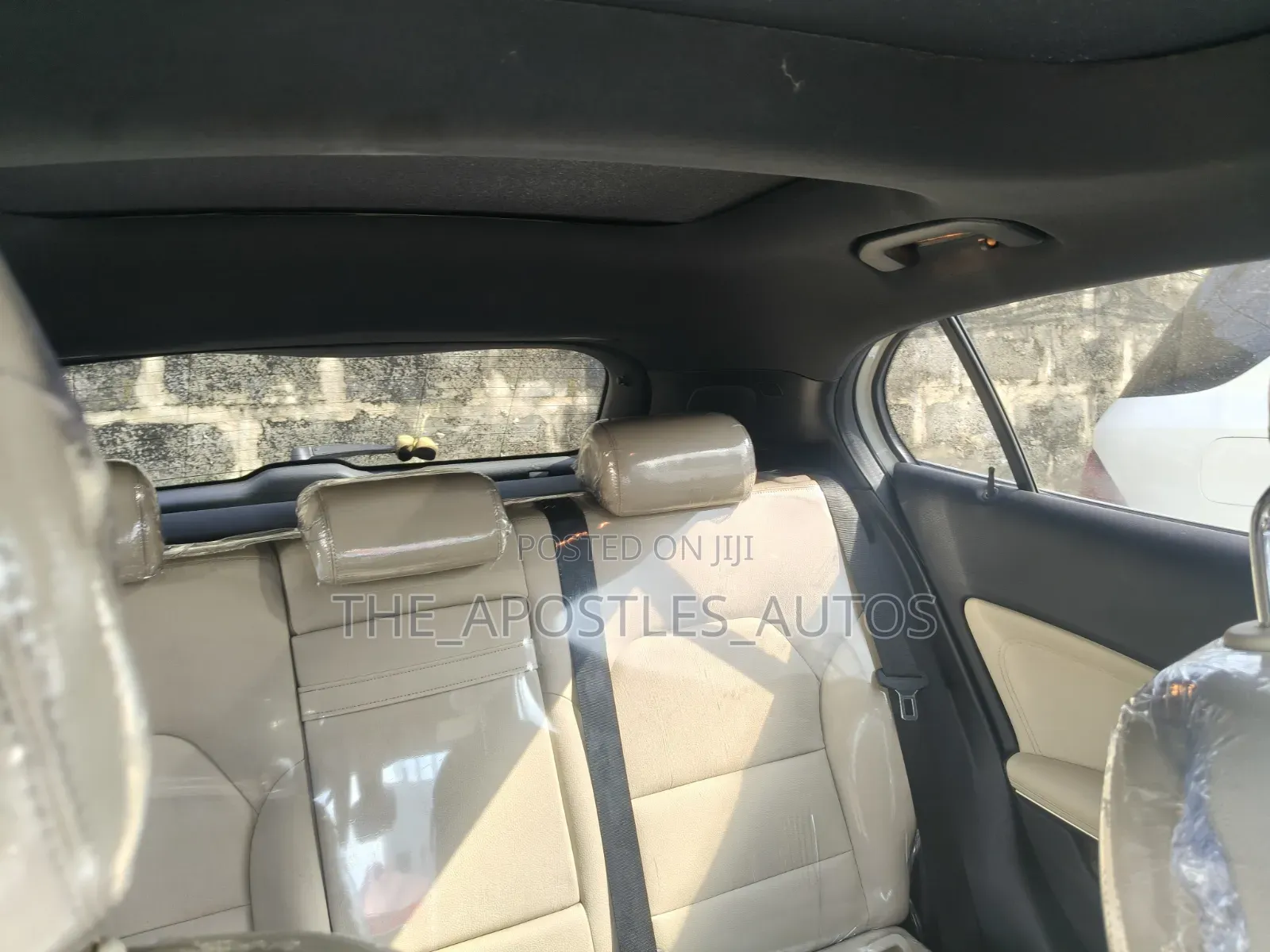 Mercedes-Benz GLA 250 2015 Off white