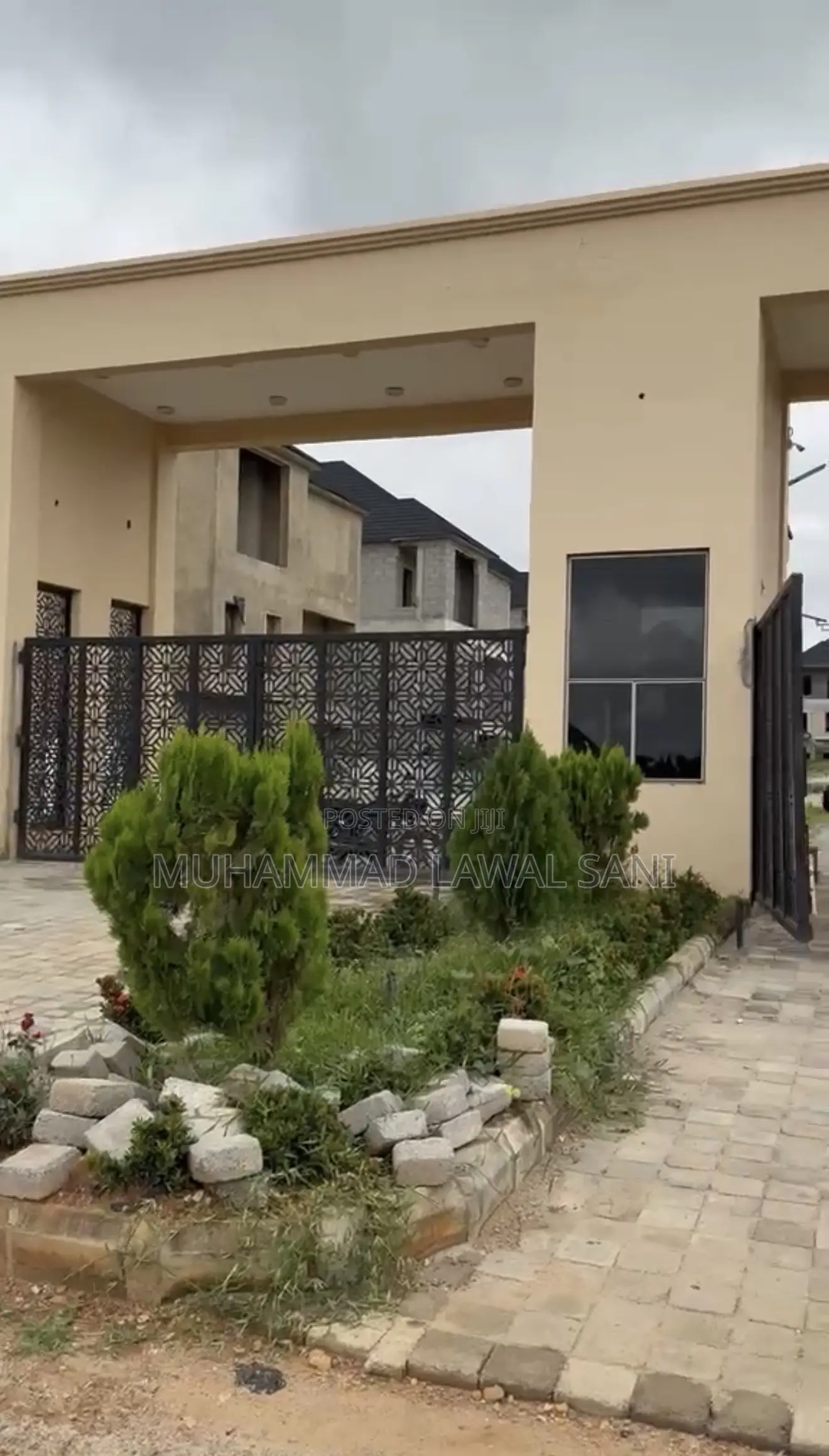 5bdrm Duplex in Fairholme Gardens, Karsana for sale