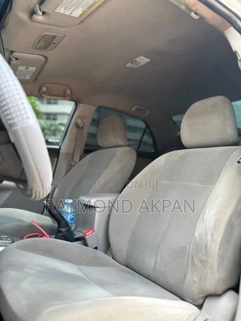 Toyota Corolla 2012 Silver