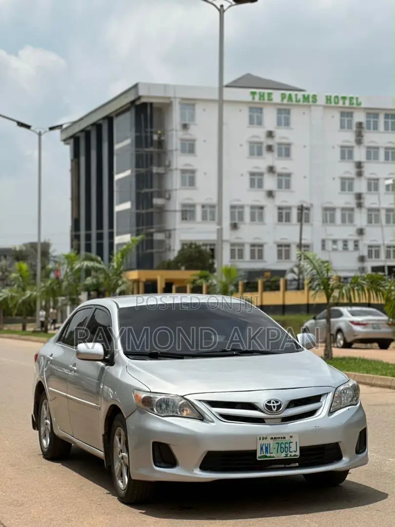 Toyota Corolla 2012 Silver