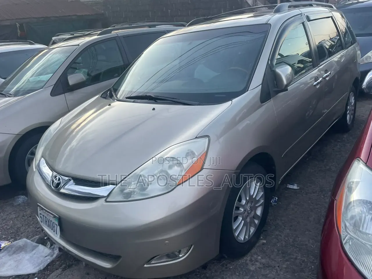 Toyota Sienna 2010 Gold