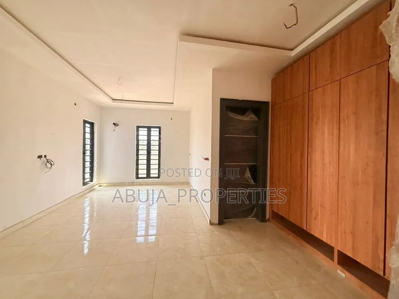 5bdrm Duplex in Gwarinpa for sale