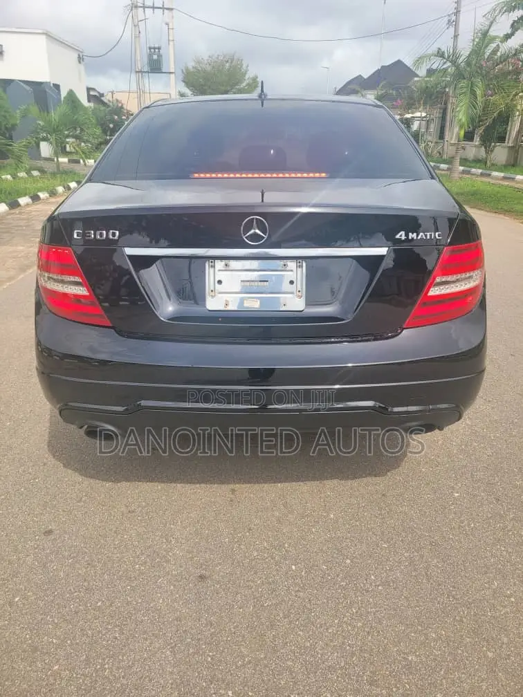 Mercedes-Benz C300 2010 Black