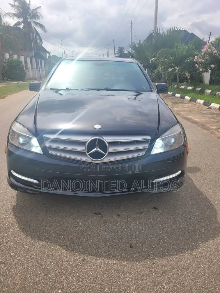 Mercedes-Benz C300 2010 Black