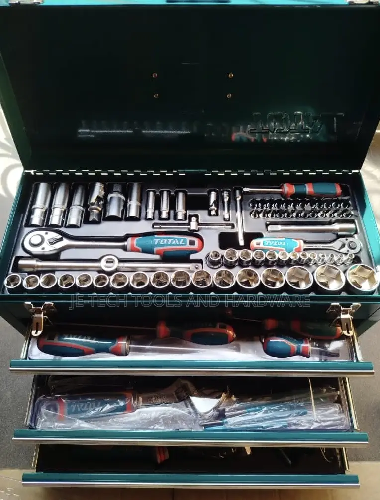 Total Thptcs71321 132-Piece Tool Chest Set
