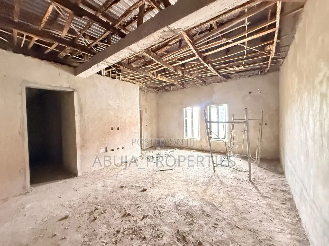 4bdrm Duplex in Life Camp for sale