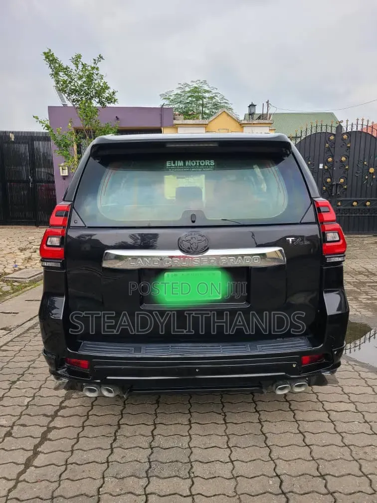 Toyota Land Cruiser Prado 2011 Black